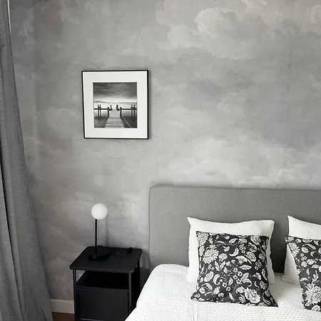 Ohmyhome Lotnisko 2 Apartamento *